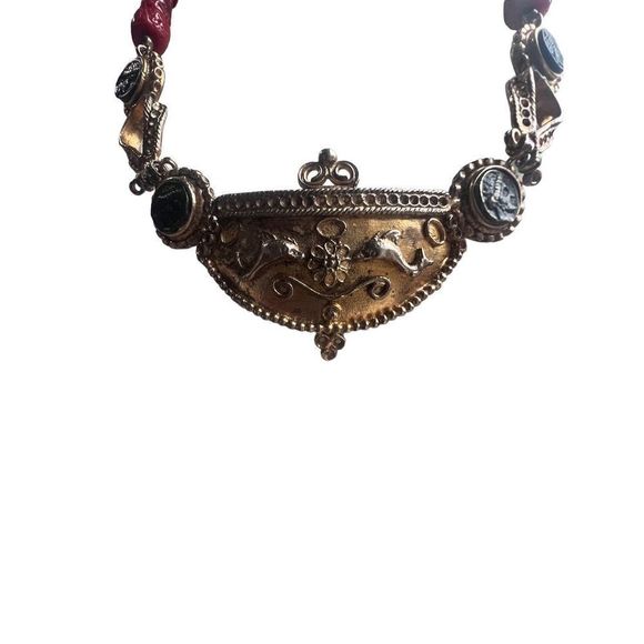 Authentic Vintage Red Coral Beads Necklace Gold Tone Pendant Statament Jewelry - Picture 9 of 14